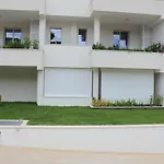 Calabona's Promenade דירה *