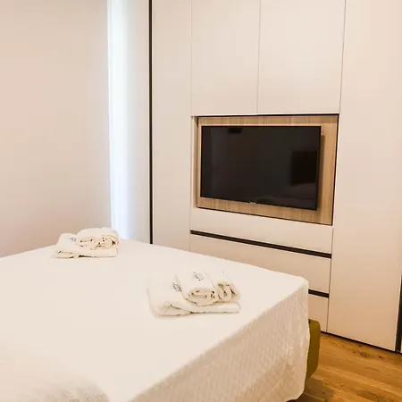 Calabona's Promenade Apartment *